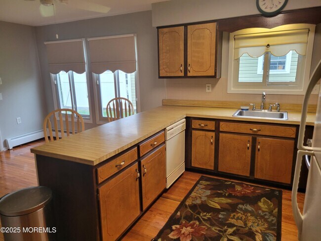 Building Photo - 43 Rodhos St