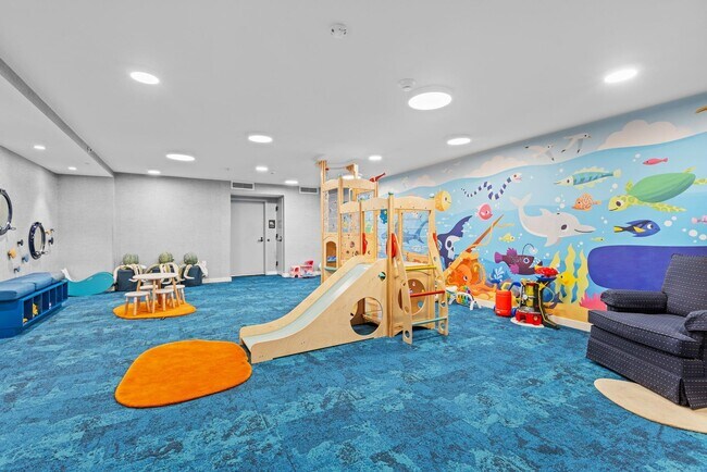 Building Photo - 1425 Hudson St