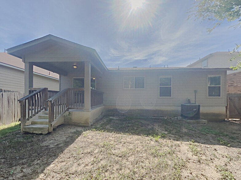 Building Photo - 7215 Geranium Path