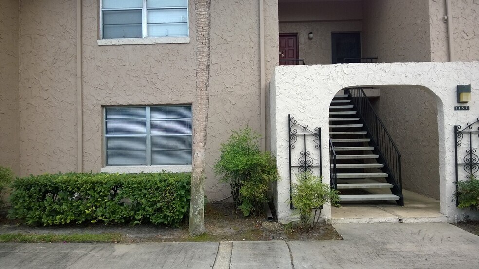 Building Photo - 1157 Calle del Norte