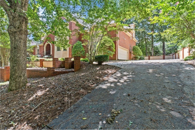 Building Photo - 200 River Bluff Pkwy
