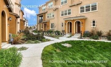 Building Photo - 215 Siderno Ct
