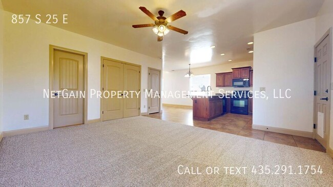 Building Photo - 857 S 25 E