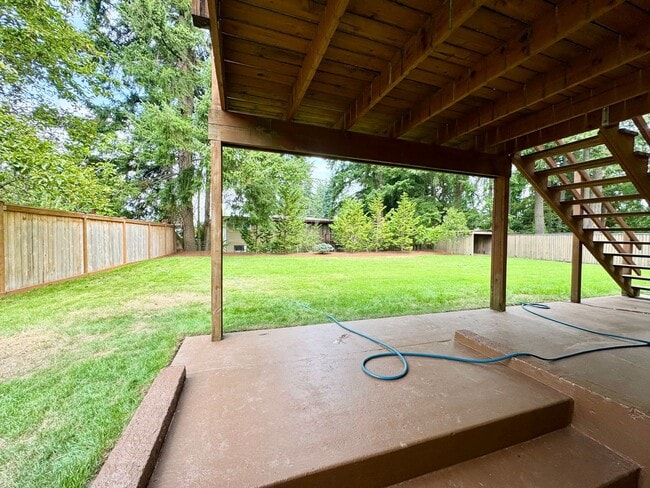 Building Photo - Bellevue Home