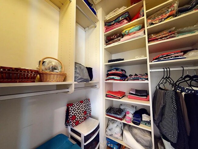 Building Photo - 70 Osprey Ct