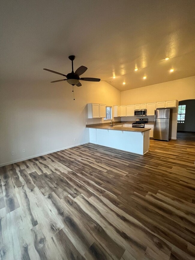 Building Photo - Ponderosa Trails - 4 bedroom house $3,975