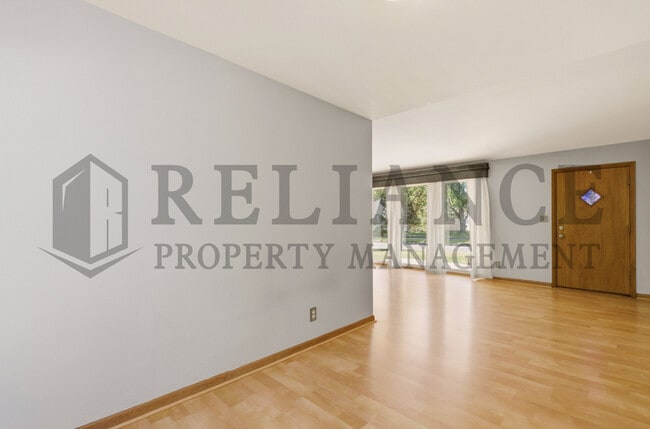 Building Photo - 6216 E Orme St