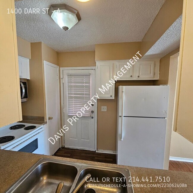 Building Photo - 1400 Darr St