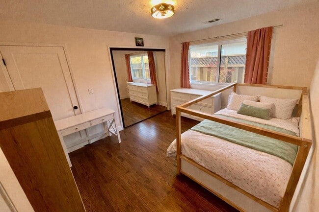 Building Photo - 1700 Cleveland Ave