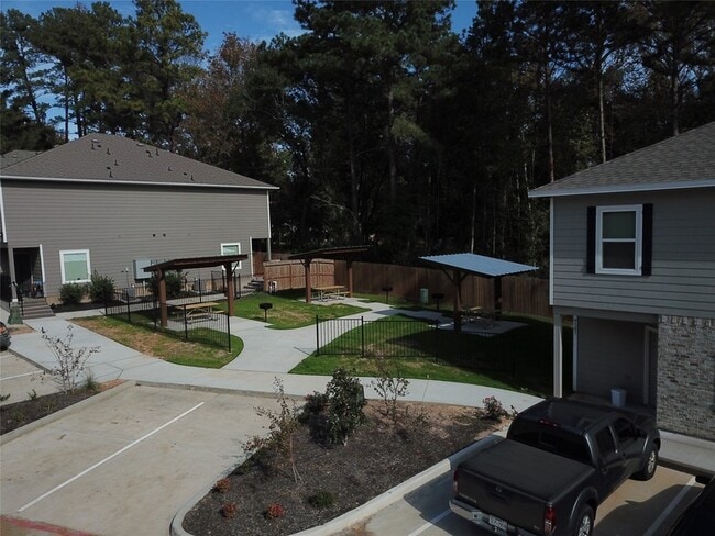 Building Photo - 615 Hayman St