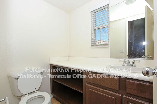 Building Photo - 44916 Honey Locust Dr