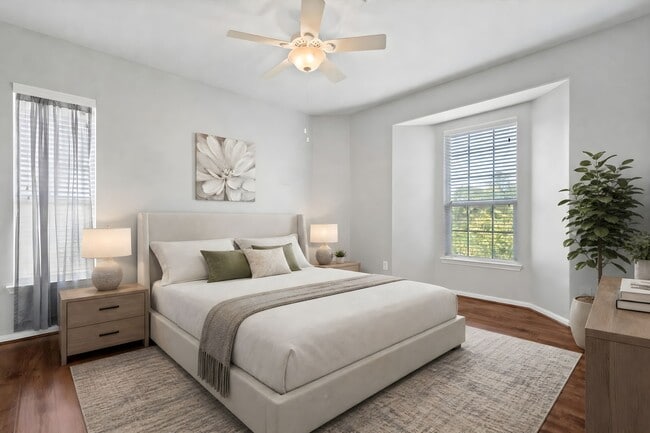 Building Photo - 6607 Lake Woodlands Dr