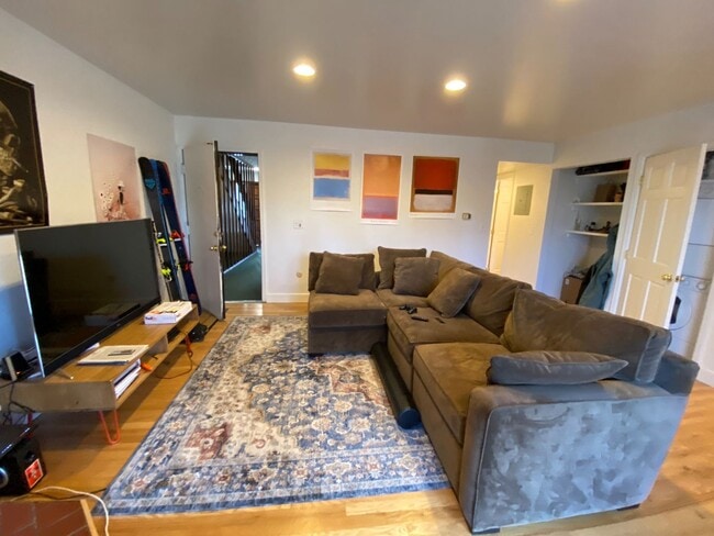 Building Photo - 2875 Shadow Creek Dr