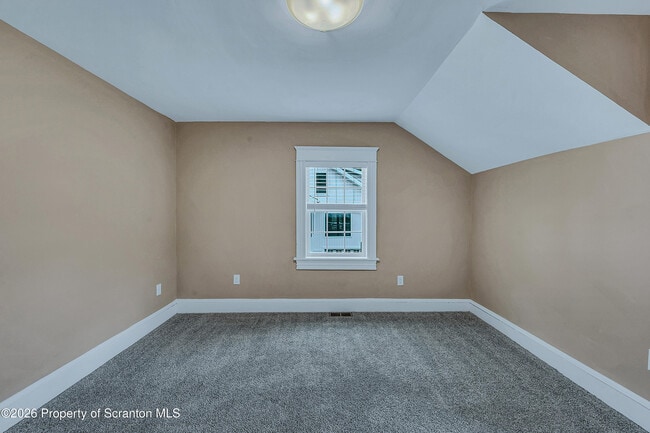 Building Photo - 121 Morris Ave