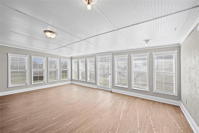 Building Photo - 565 Park Center Blvd