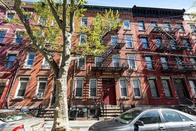 Building Photo - 278 2nd St