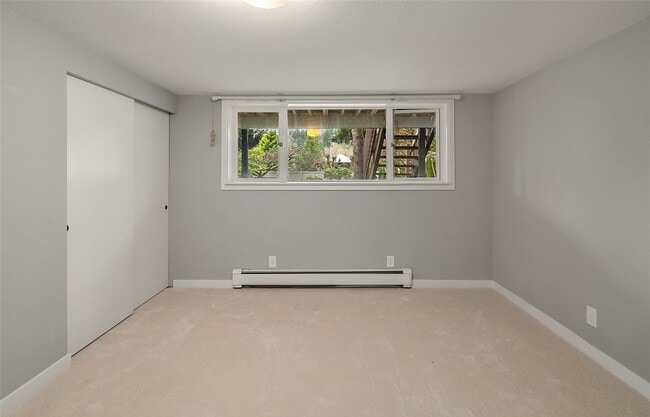 Building Photo - Stunning Remodeled Hunts Point Home for Rent