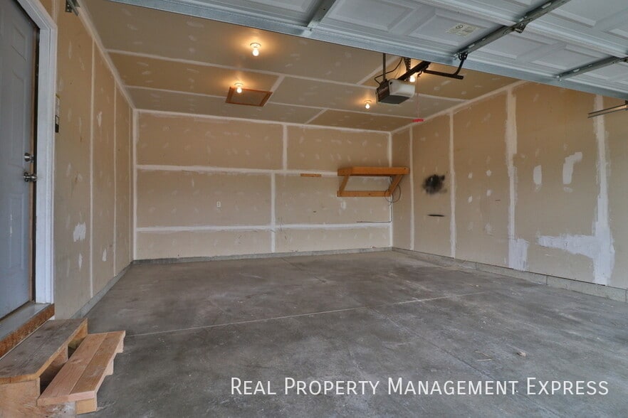 Building Photo - 1111 S Dundee Dr