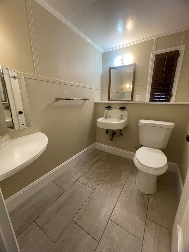 Building Photo - 2717 34th Ave