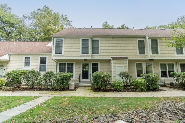 Primary Photo - 221 Weaver St