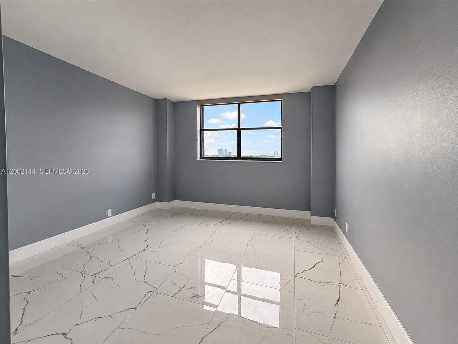 Building Photo - 290 174th St