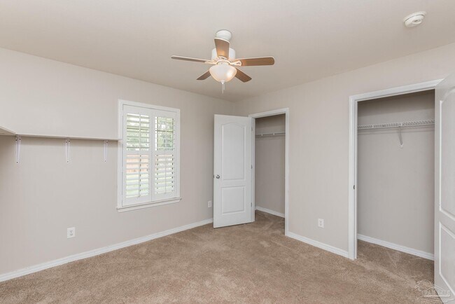 Building Photo - 8770 Kennedy Dr