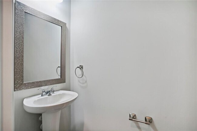 Building Photo - 212 Ridge Valley Dr