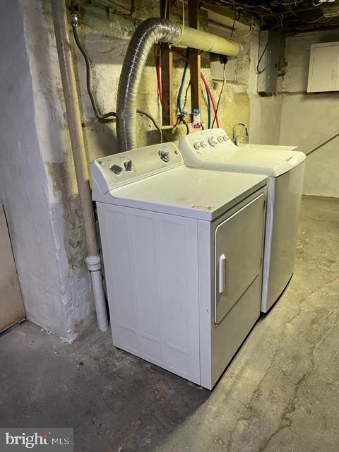 Building Photo - 2408 Duncan St