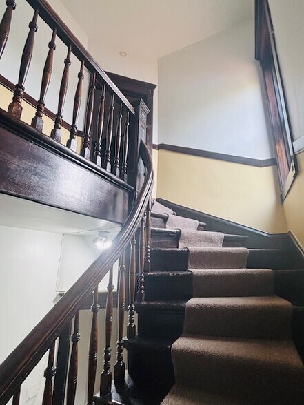 Grand staircase - 1612 N Cleveland Ave