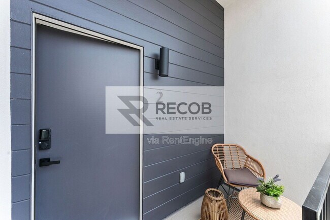 Building Photo - 5252 Adams Ave