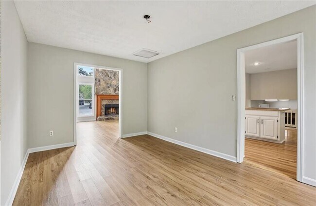 Building Photo - 270 St Simon's Cove