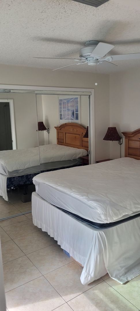 Building Photo - Furnished or Unfurnished 1 Bed Steps from Mad Beach