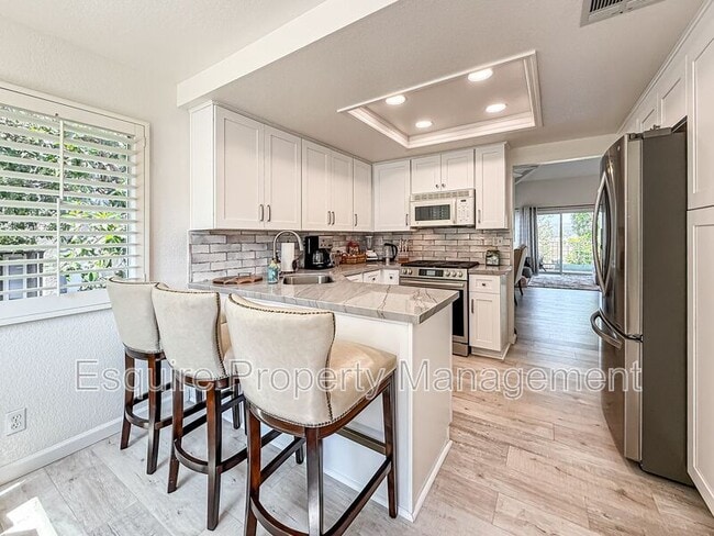 Building Photo - 5965 Paseo Encantada