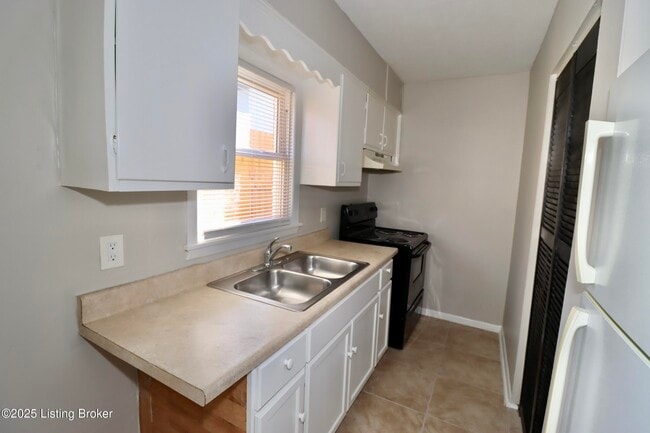 Building Photo - 12611 E Orell Rd