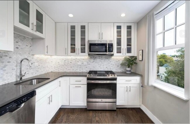 Building Photo - 126 Delaware Ave