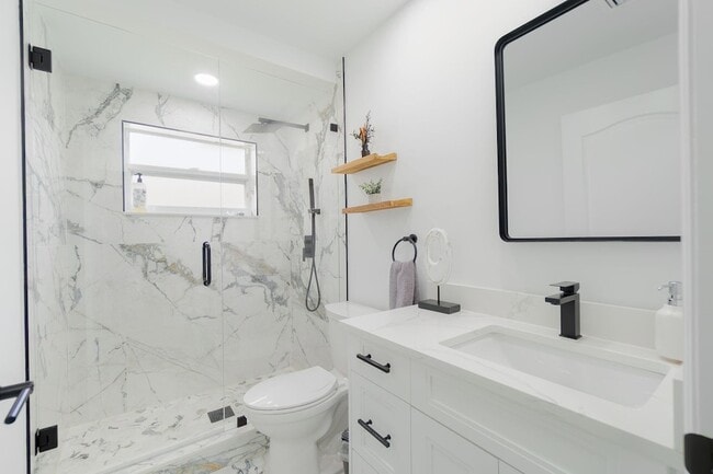 Building Photo - 13590 Jonquil Pl