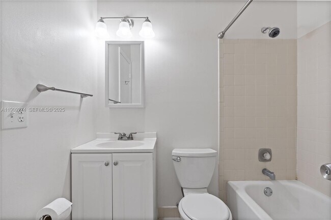 Building Photo - 2331 Dogwood Ct