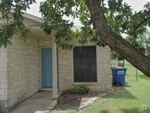 Building Photo - 1026