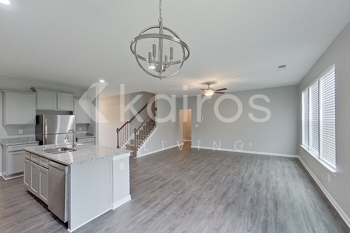 Building Photo - 101 Silver Maple Ln