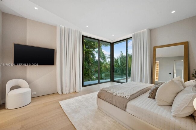 Building Photo - 424 W Rivo Alto Dr