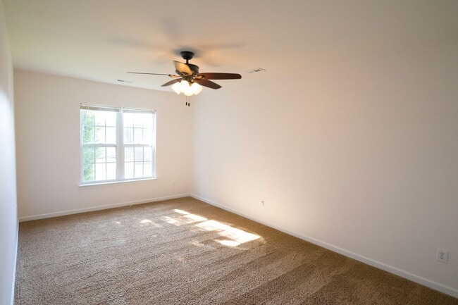 Building Photo - Pet-Friendly! Ballantyne/Blakeney, 4 bedroom-2.5 bath home on beautiful cul-de-sac lot