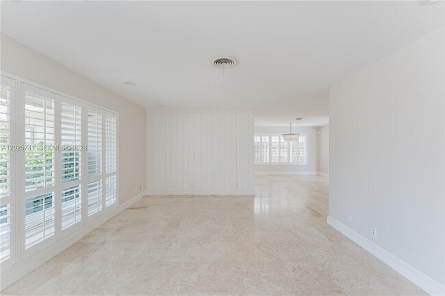 Building Photo - 2101 NE 63rd St