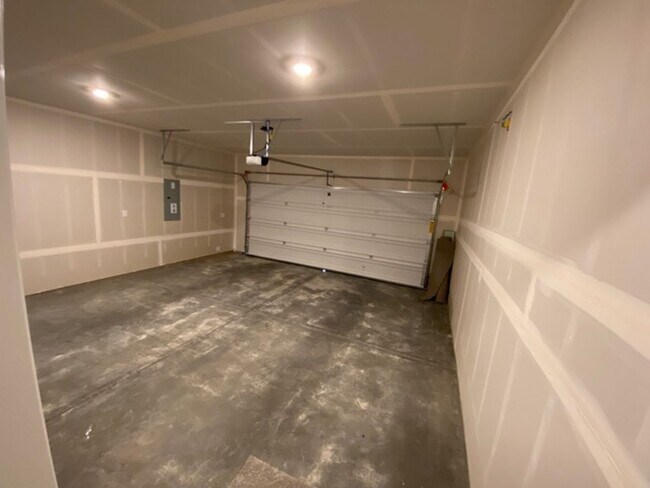 Building Photo - Spacious, modern 5-bed, 2.75-bath in sought-after Daisy Crossing Community in Sultan