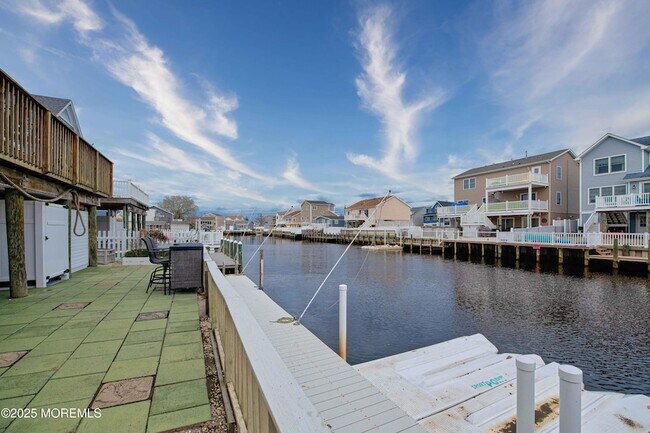 Building Photo - 45 Sylvia Ln