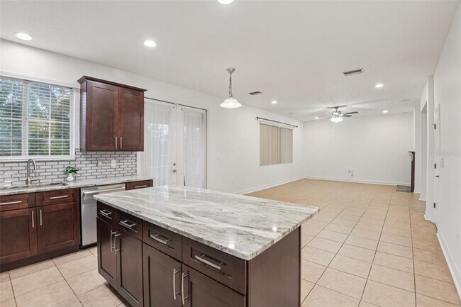 Building Photo - 11006 Running Pine Dr