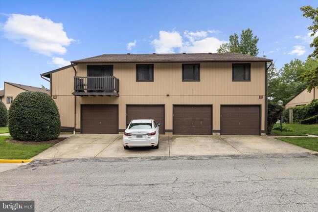 Building Photo - 422 West Ct