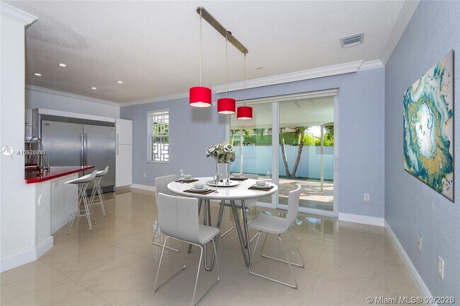 Building Photo - 15438 SW 23rd Ln