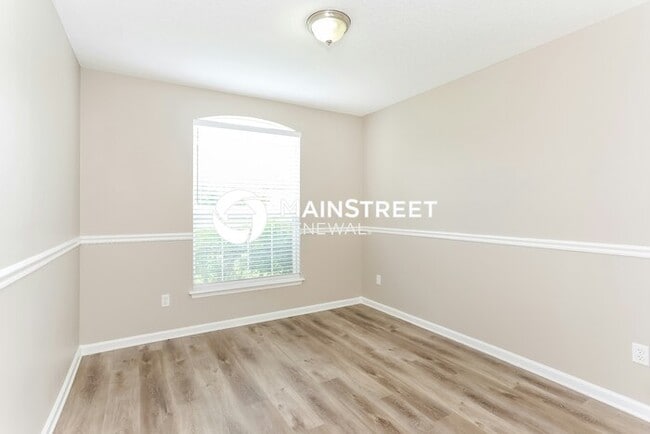 Building Photo - 4 Bedroom Pet-Friendly Home in YULEE, FL with Main Street Renewal