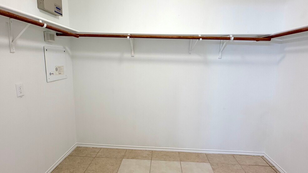 Building Photo - 3132 Coolwood Ln