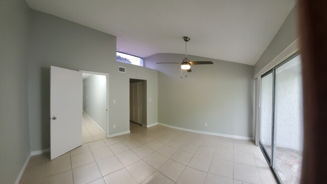 Building Photo - 1114 N 17th Ave